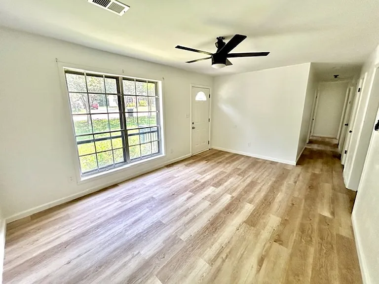 3215 Delia Ln NW — Photo 5