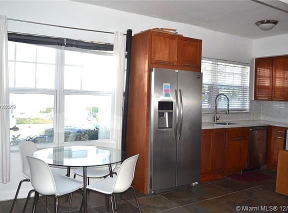 2nd image of 760 Meridian Ave APT 3