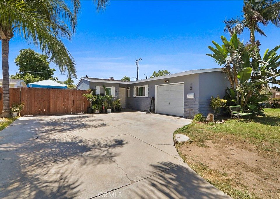 1st image of 15316 Giordano St