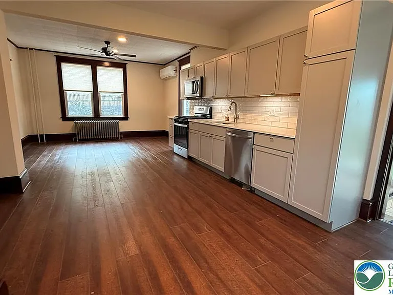 3241 Freemansburg Ave — Photo 7