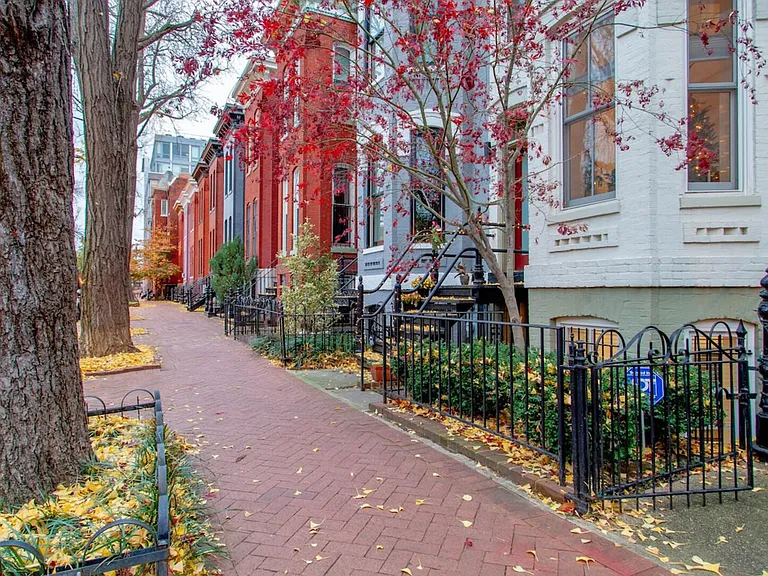 Swann St NW — Photo 12
