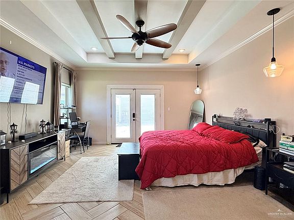 3rd image of 2202 Liverpool Dr