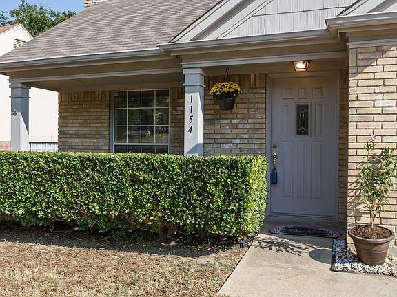 4th image of 1154 Calvert Dr