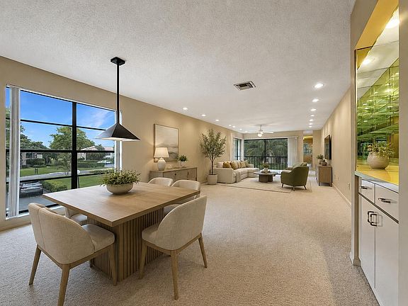 4th image of 9285 Vista Del Lago #36b