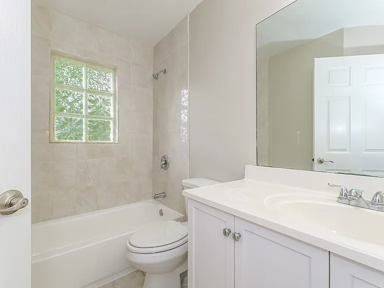 4124 Pine Hollow Cir — Photo 12