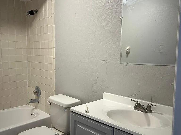 600 S Westgate Ave — Photo 7
