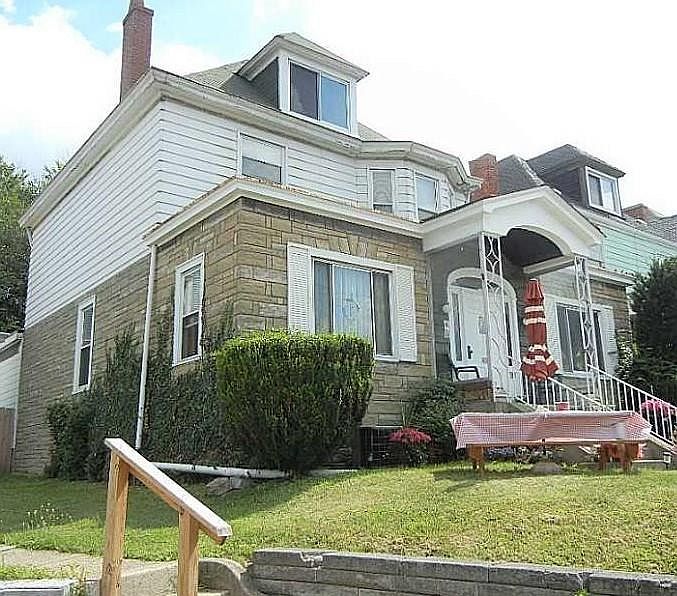 2nd image of 633 California Ave