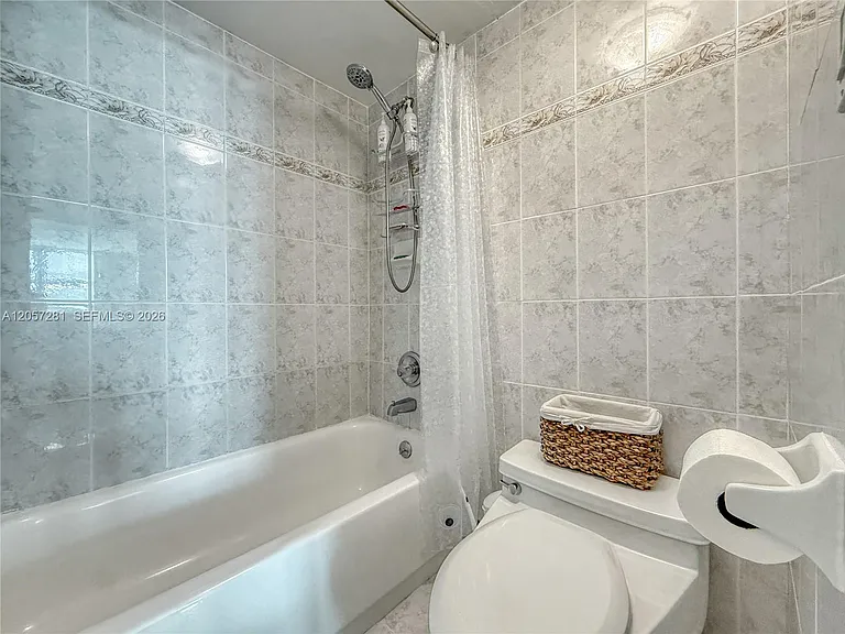 5701 Collins Ave #1508 — Photo 12