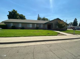 400 Sequoia Dr, Exeter, CA 93221