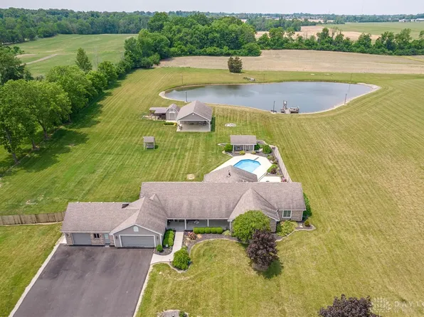5533 Diamond Mill Rd, Brookville, OH 45309