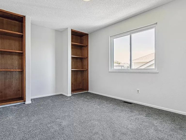 6945 Ashley Dr — Photo 15