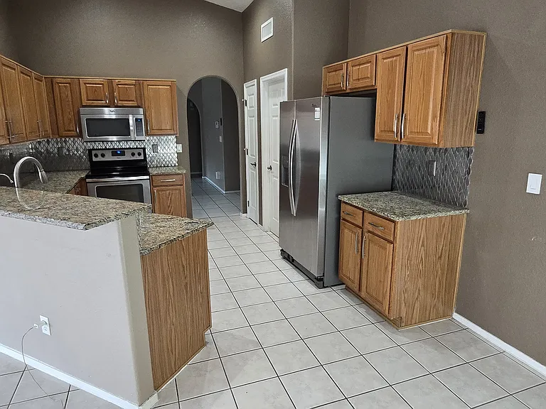 8386 N 107th Dr — Photo 21