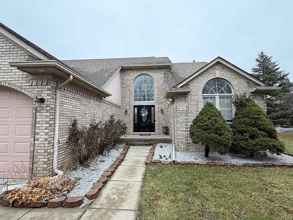 1st image of 47040 W Wayford Dr