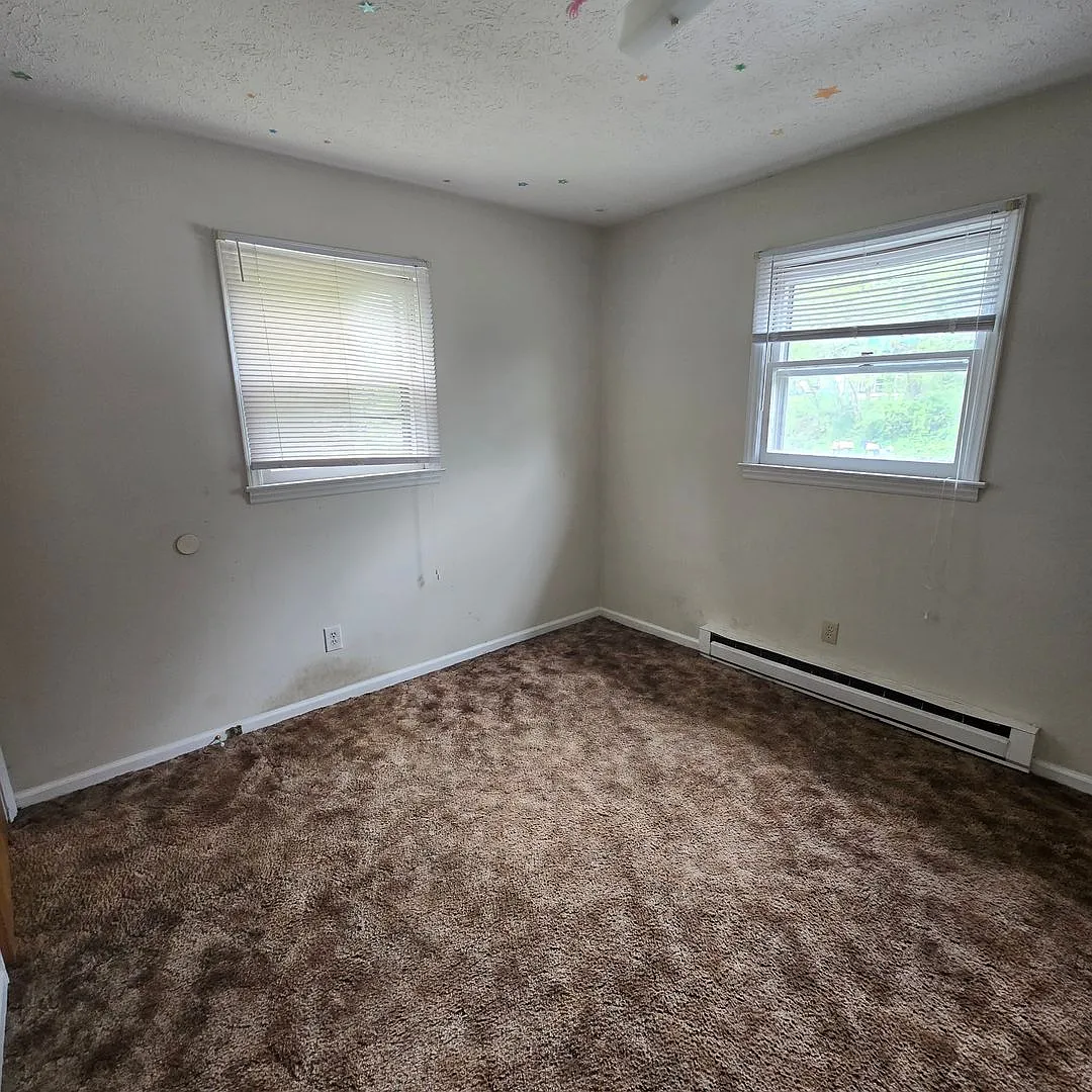 1914 Swan Drive — Photo 4