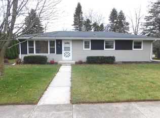 831 Huron Ave, Oostburg, WI 53070