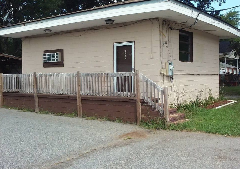 1st image of 826 Franklin Blvd