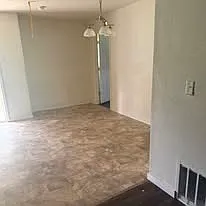 206 E Spring - 206 E Spring — Photo 3