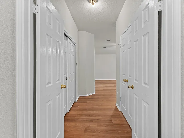 3904 Cadoz Ct — Photo 18