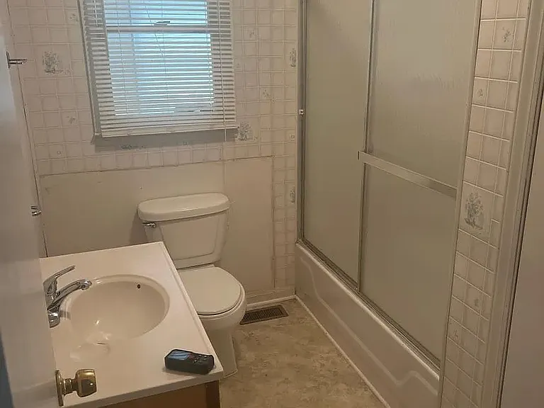 735 Douglas Dr — Photo 14