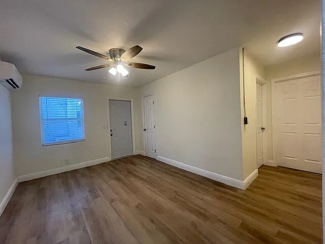 304 N Tamarind Ave — Photo 12