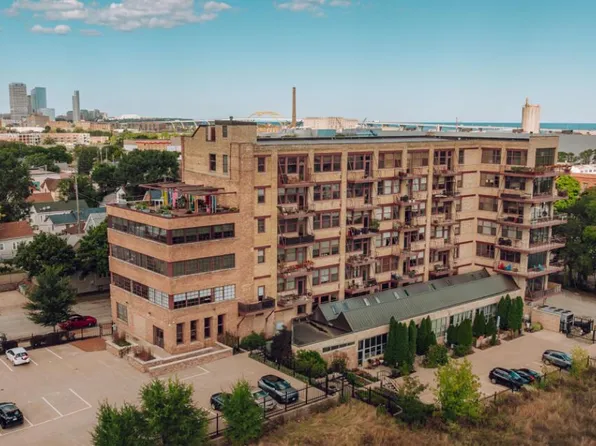 215 West Maple STREET #608, Milwaukee, WI 53204