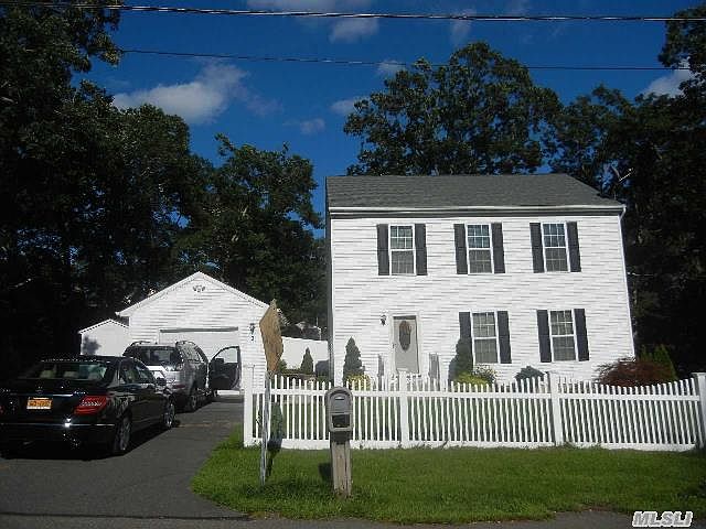 1st image of 3 Flower Ave