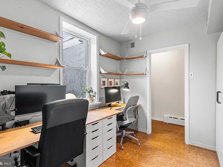 408 E Flora St — Photo 8