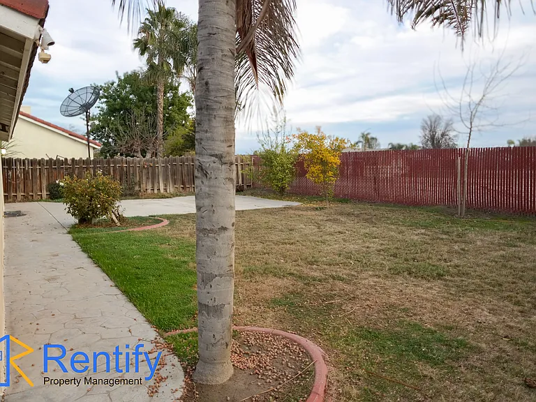 907 Ivy Trae Ln — Photo 18