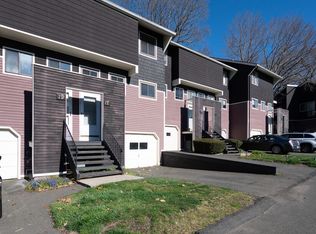 2 Stonegate Cir #E, Branford, CT 06405