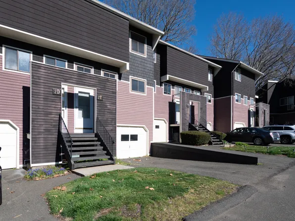 2 Stonegate Circle #E, Branford, CT 06405