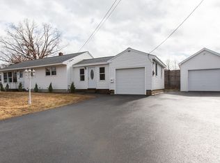 20 Forest Hills Dr, Nashua, NH 03060