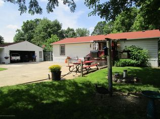 1532 S Michigan Rd, Eaton Rapids, MI 48827
