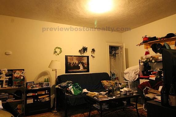2nd image of 25 Walbridge St #T5