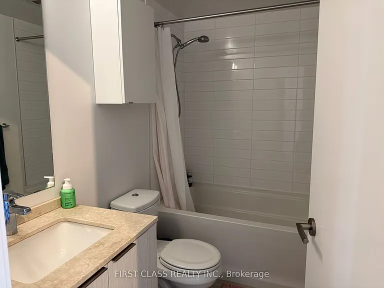 11 Wellesley St W #4212 — Photo 7