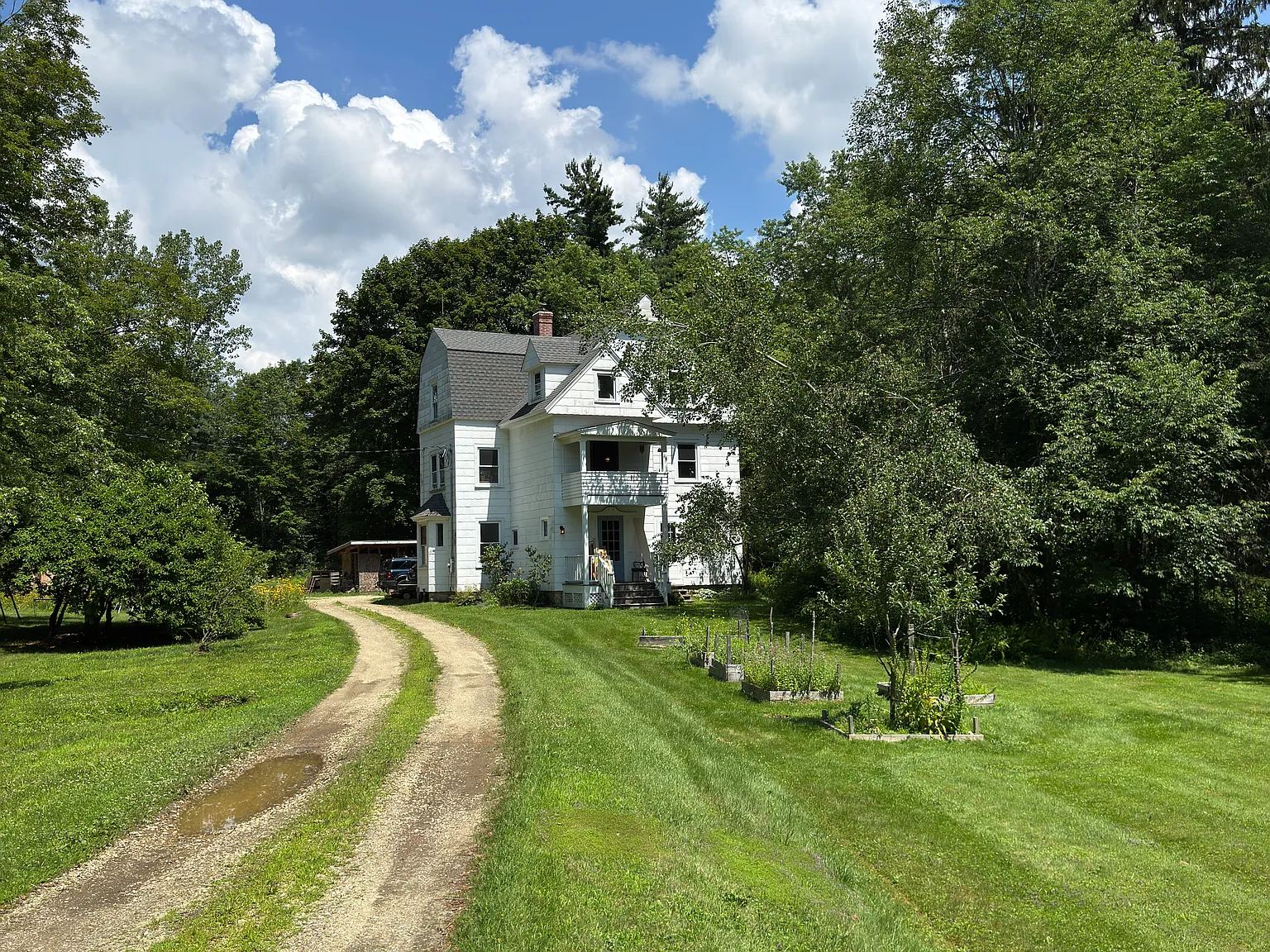 2 bed, 1.5 bath, 1000 sqft, $1,400 — Photo 1