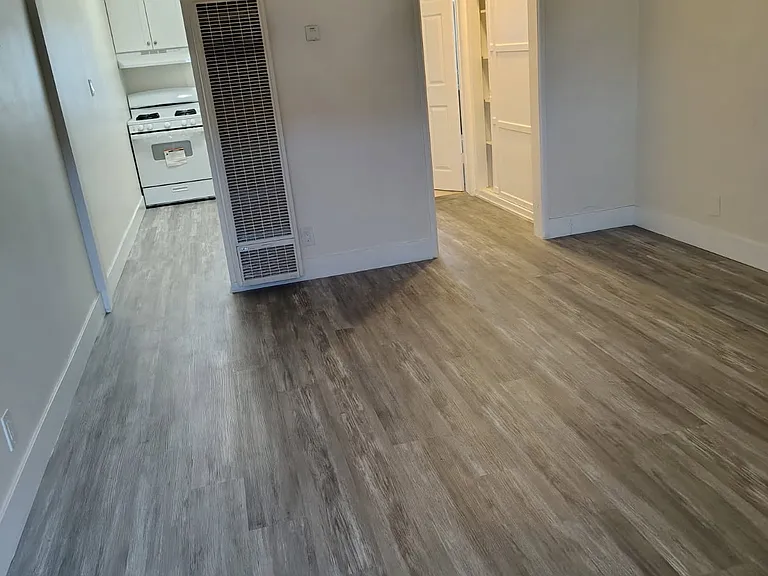5717 Lexington Ave #8 — Photo 3
