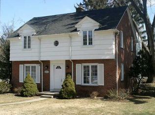 2238 Dundas Rd, Toledo, OH 43606