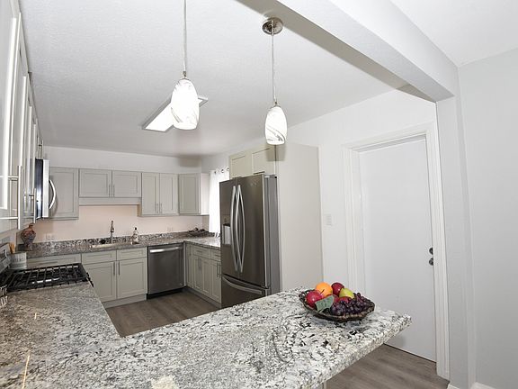 3rd image of 728 Cagua Dr SE