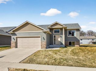6775 Gaillardia Dr NW, Rochester, MN 55901