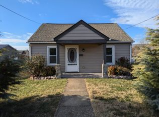 515 9th St, Shenandoah, VA 22849