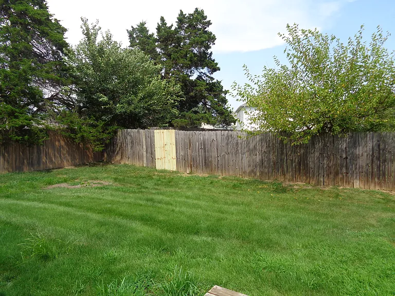 4008 Meadow View Dr — Photo 7