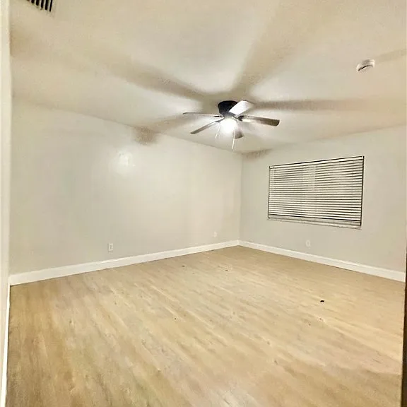 5635 5th Ave — Photo 14