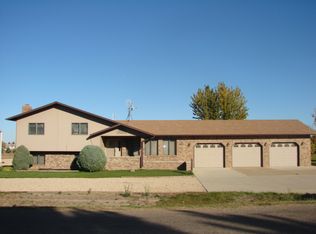 4094 111f Ave SW, Dickinson, ND 58601