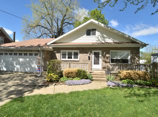 580 Clark St, Elgin, IL 60123