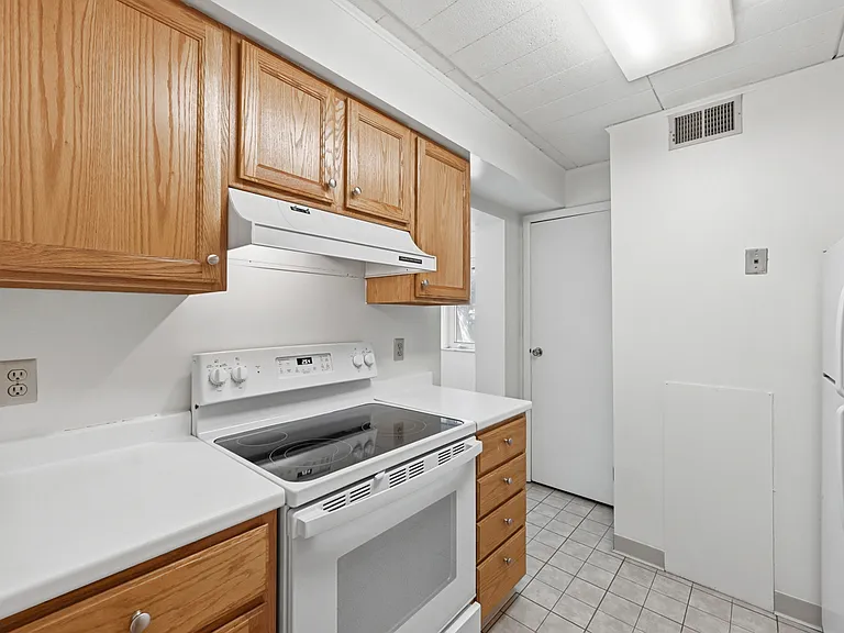 509 S Highland Ave #26 — Photo 5