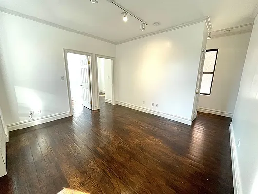 Rented by VRE | media 5