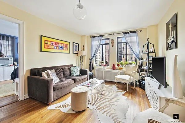 Rented by R New York | media 16