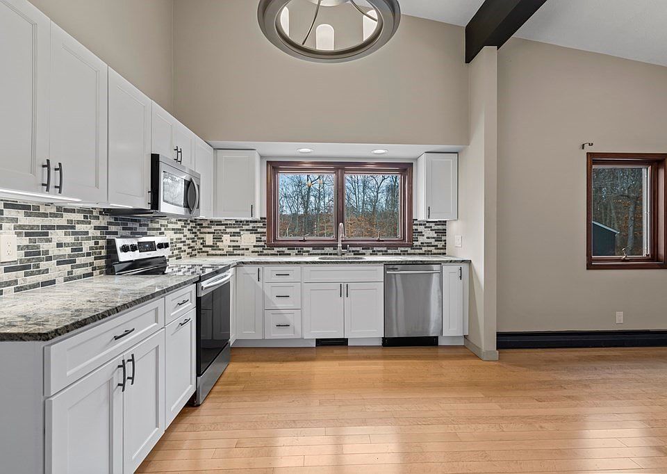 790 Pine St, Seekonk, MA 02771 Zillow