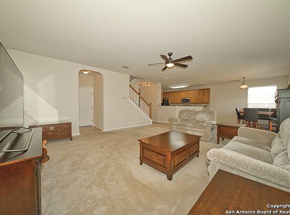 5th image of 333 Alders Gate