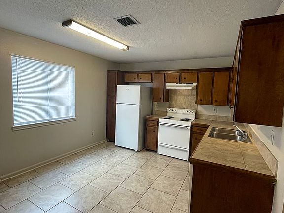 4th image of 801 General Mouton Ave APT 1